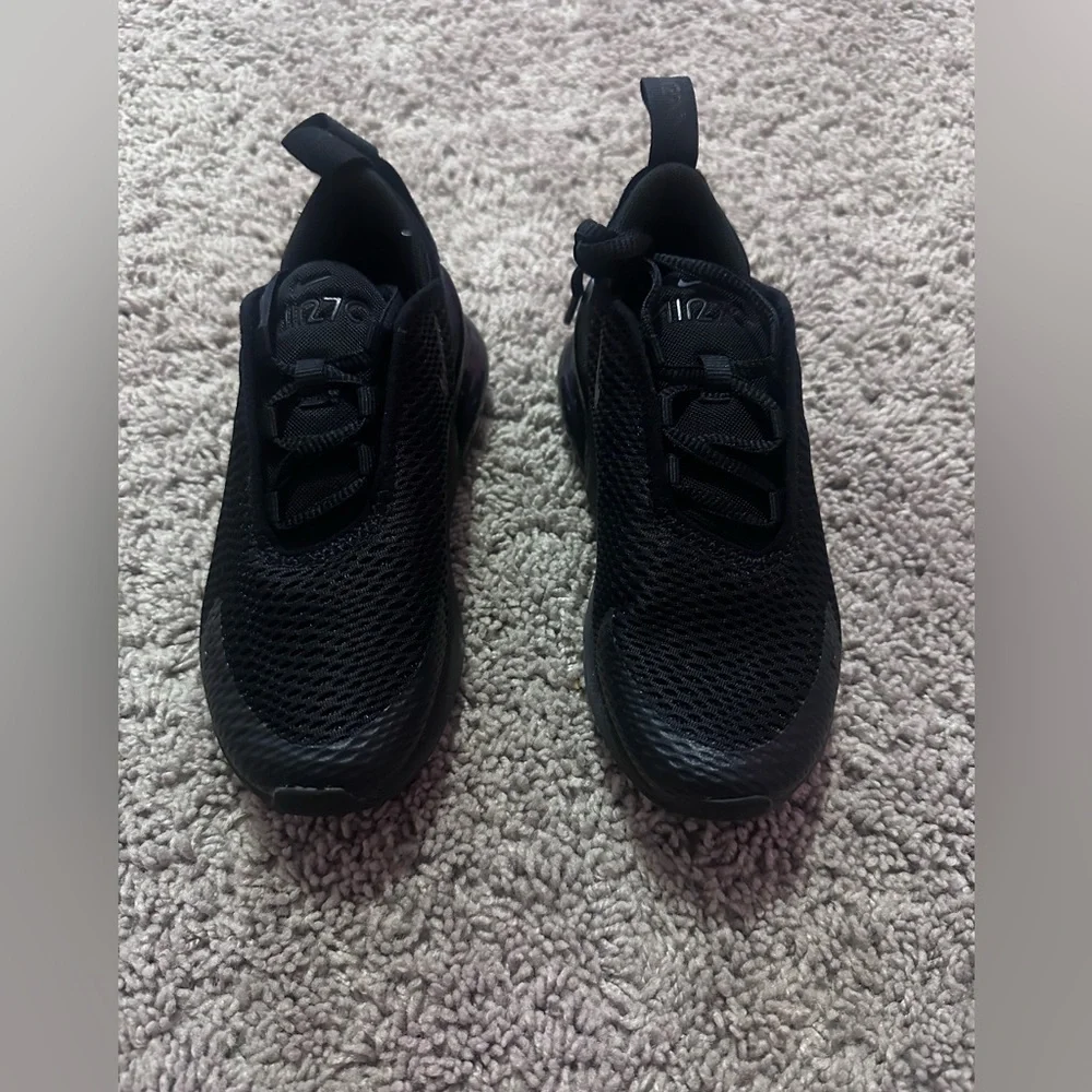 Gently Used Air Max 270 Casual Sneakers